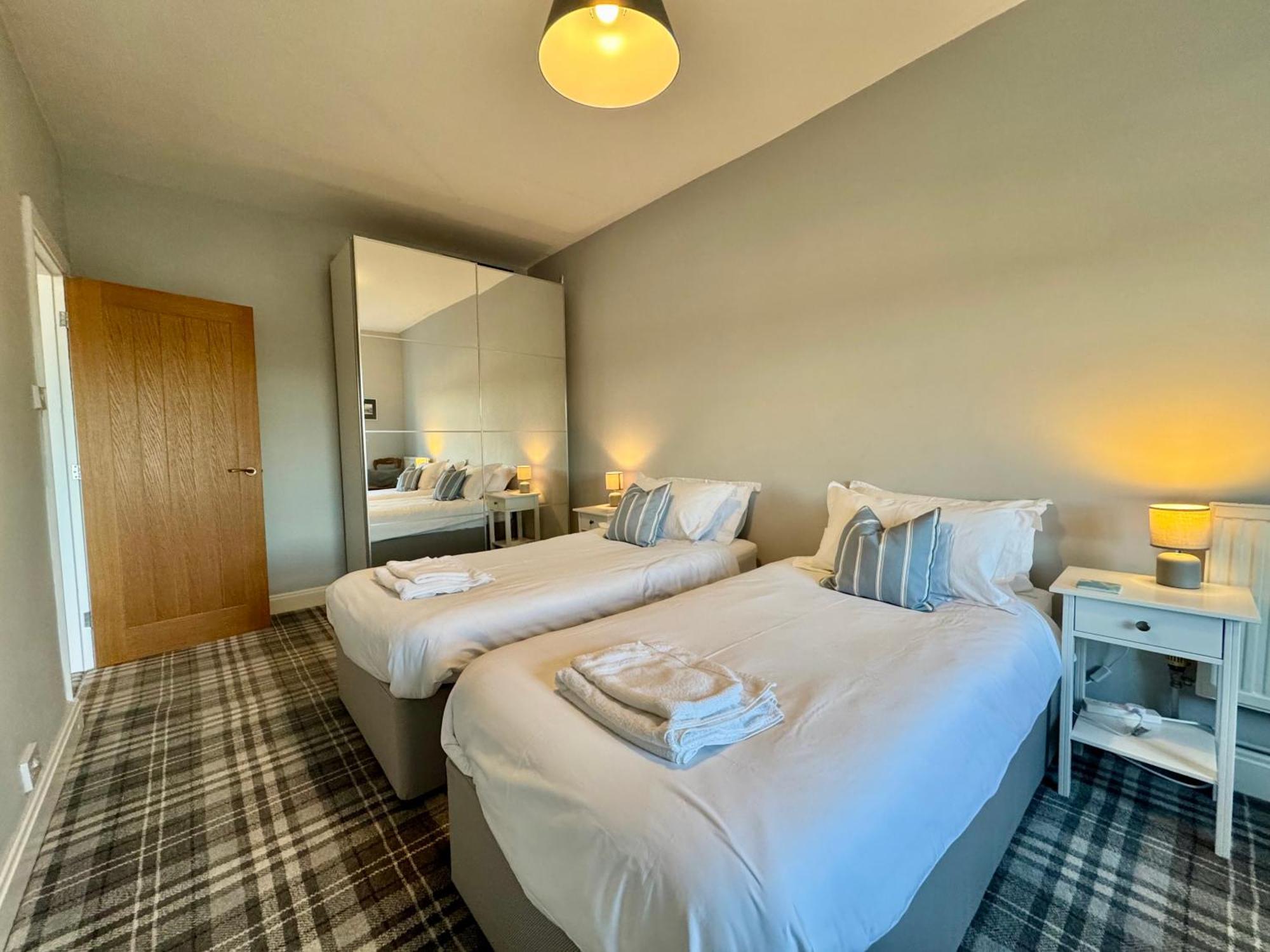 Lagoon View - Sea View- Pet Friendly - 2 Bed Apt - En-Suite Трирддур Экстерьер фото