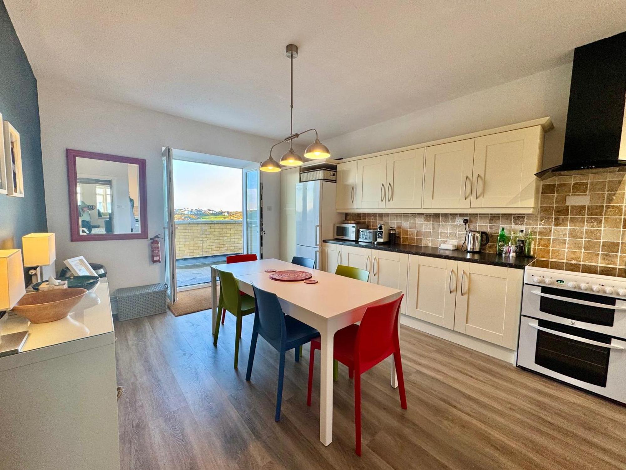 Lagoon View - Sea View- Pet Friendly - 2 Bed Apt - En-Suite Трирддур Экстерьер фото