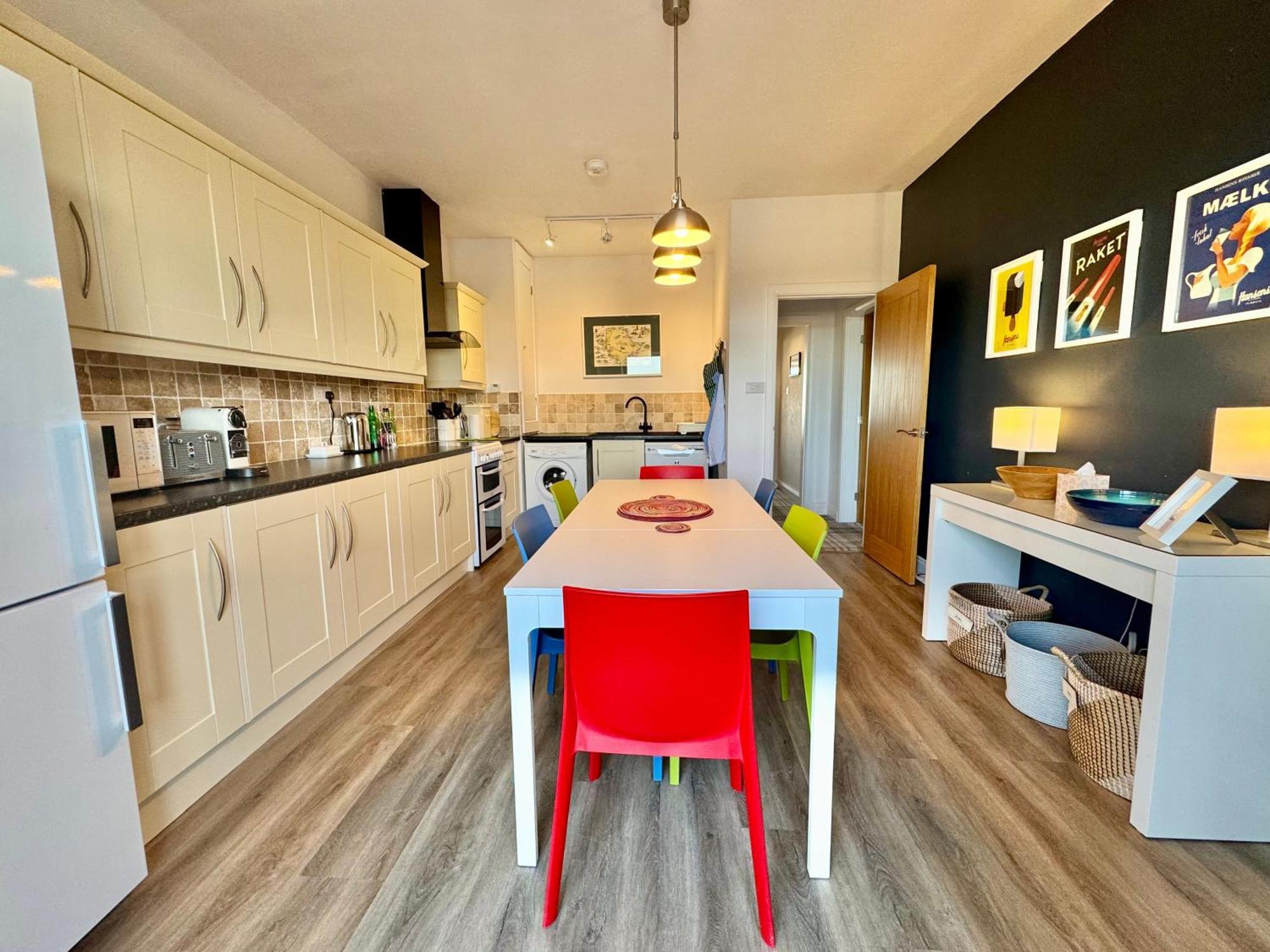 Lagoon View - Sea View- Pet Friendly - 2 Bed Apt - En-Suite Трирддур Экстерьер фото