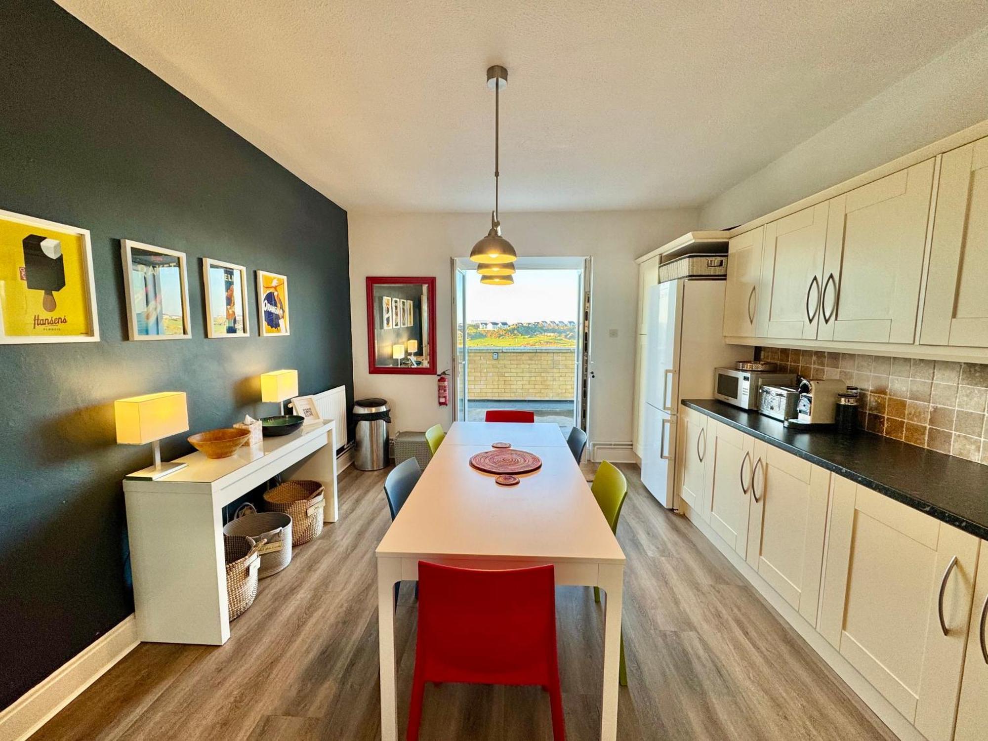 Lagoon View - Sea View- Pet Friendly - 2 Bed Apt - En-Suite Трирддур Экстерьер фото