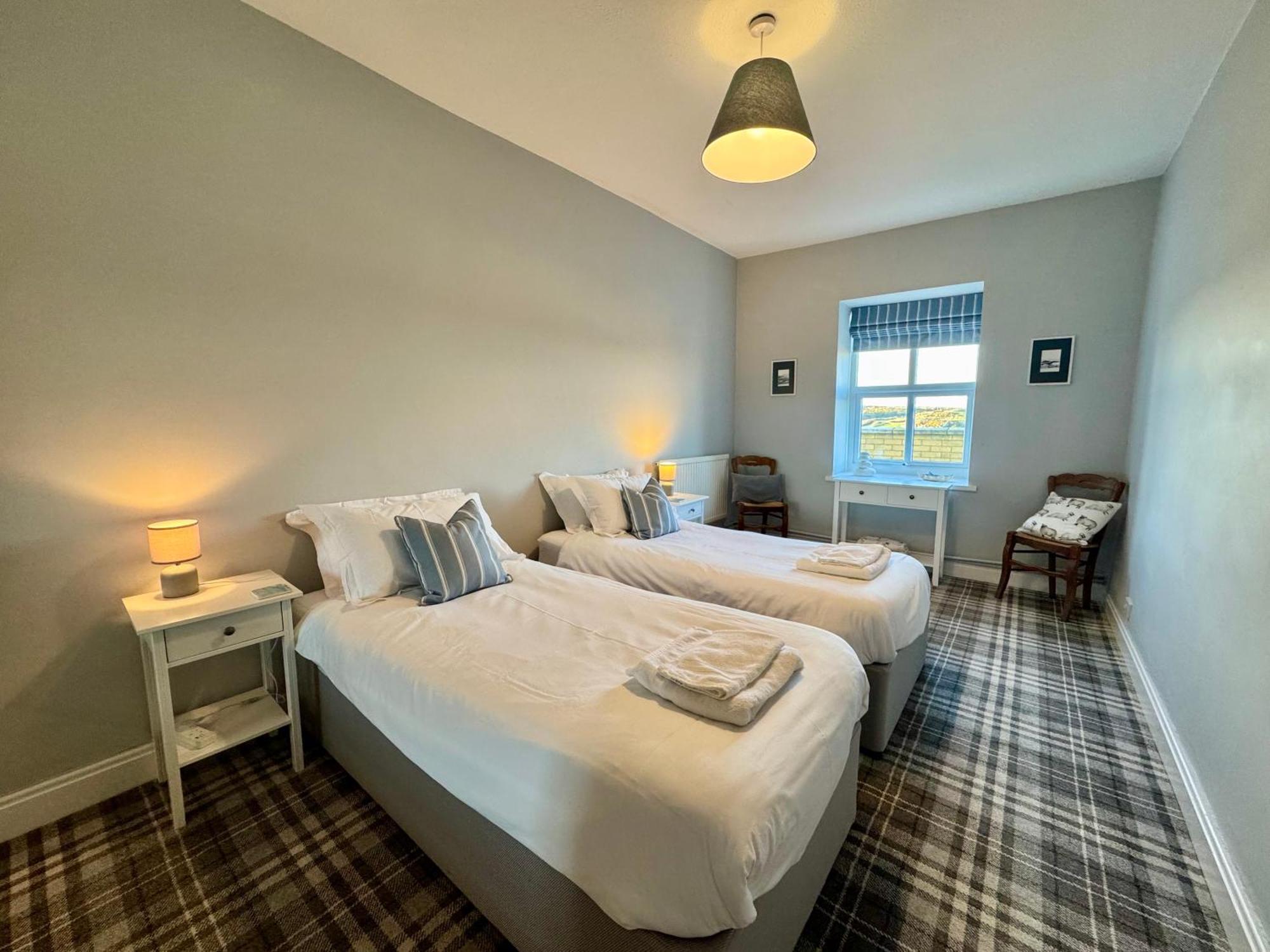 Lagoon View - Sea View- Pet Friendly - 2 Bed Apt - En-Suite Трирддур Экстерьер фото
