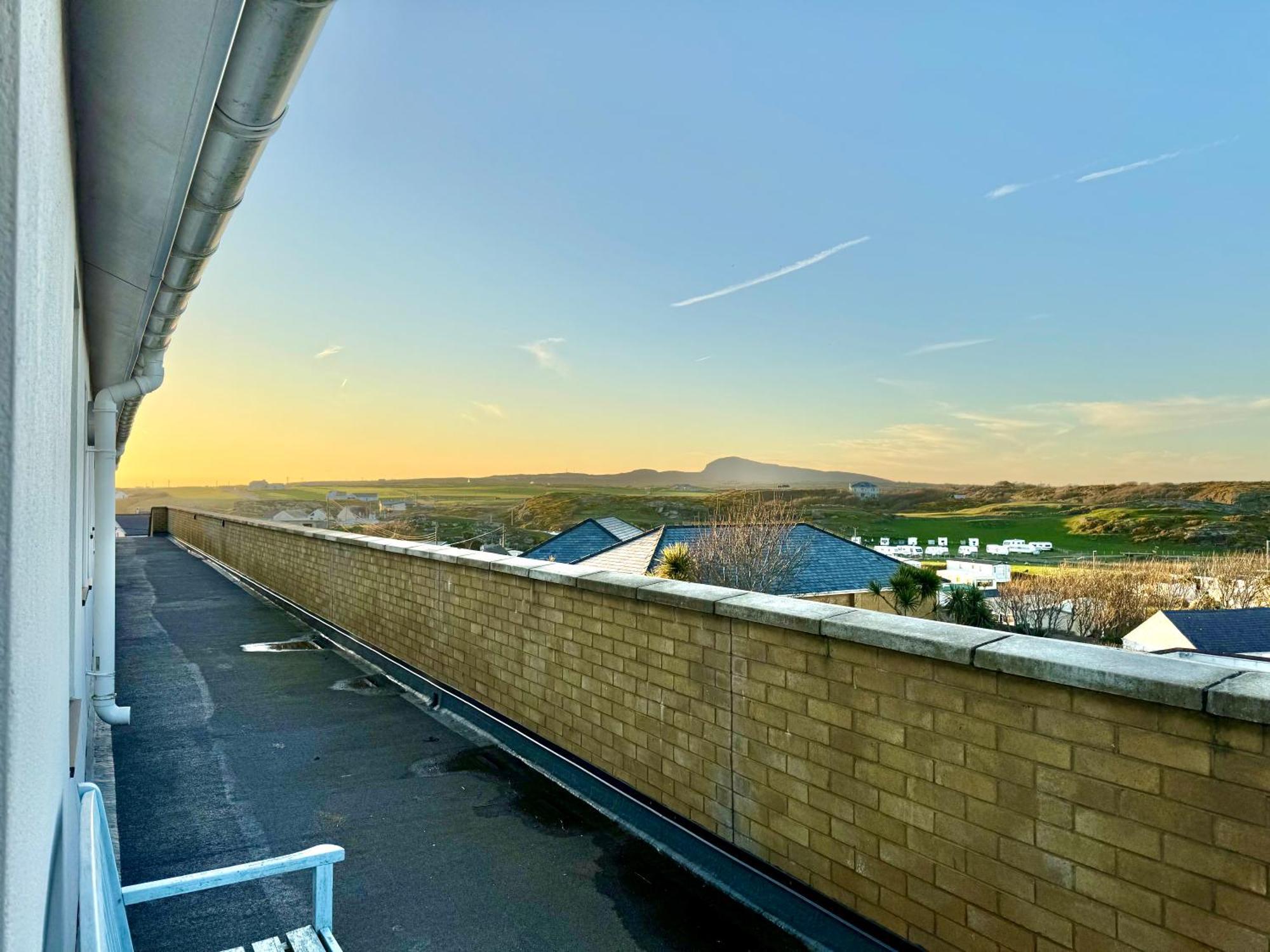 Lagoon View - Sea View- Pet Friendly - 2 Bed Apt - En-Suite Трирддур Экстерьер фото