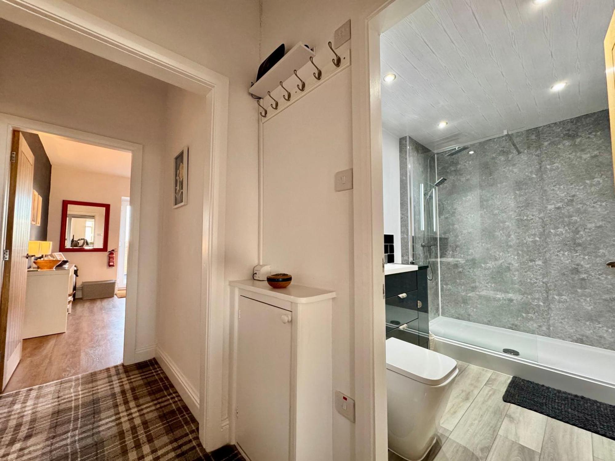 Lagoon View - Sea View- Pet Friendly - 2 Bed Apt - En-Suite Трирддур Экстерьер фото